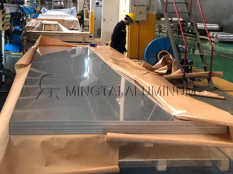 化工儲罐用1070日皮免费视频-1060中厚日皮免费视频_1070-h112鋁合金板生產廠家-日皮黄色视频鋁業